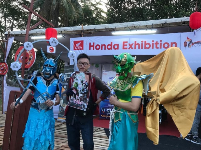 Pengunjung Berebut Foto Dengan Cosplayer Di Jfest 2019 Pontianak Kumparan Com