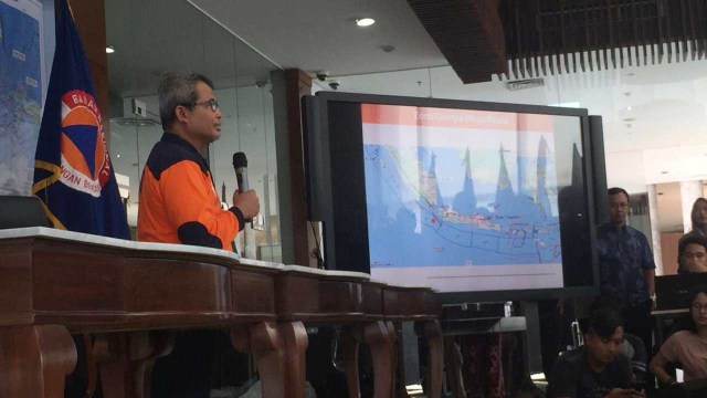 Konferensi Pers terkait Gempa Selat Sunda di BNPB. Foto: Andreas Ricky Febrian/kumparan