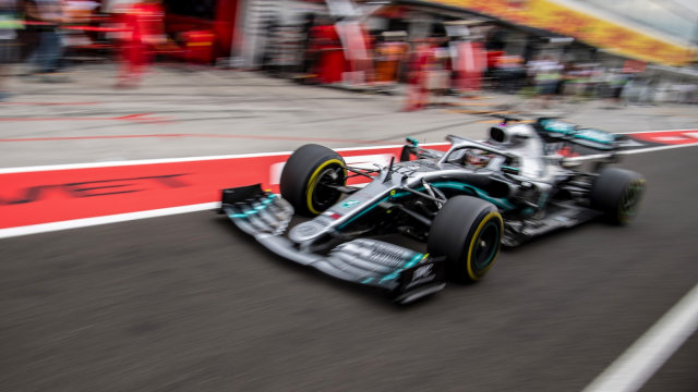 Lewis Hamilton tercepat di sesi latihan bebas kedua Grand Prix Singapura 2019. Foto: AFP/Andrej Isakovic