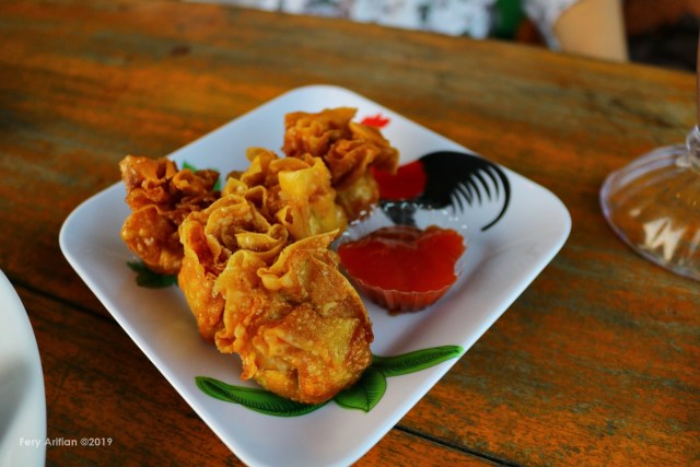 Asyiknya Santap Kuliner di Cafe Apung Rowo Klampok, Malang (40011)