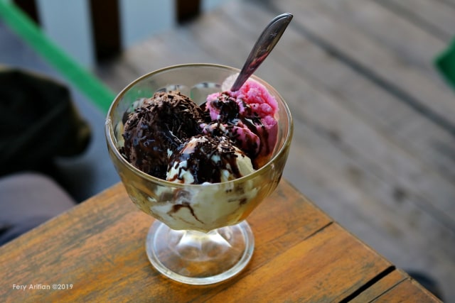 Asyiknya Santap Kuliner di Cafe Apung Rowo Klampok, Malang (40012)