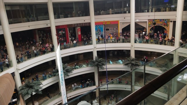 Kondisi di Mall Kokas saat mati listrik. Foto: Dok. Pengunjung Kokas