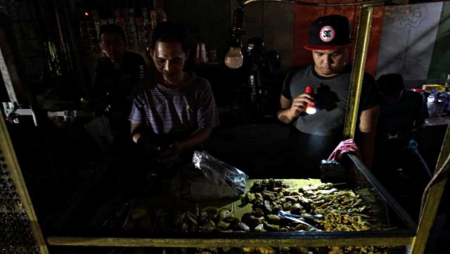 Suasana di kawasan Sabang, Jakarta Pusat saat mati listrik massal. Foto: Jamal Ramadhan/kumparan