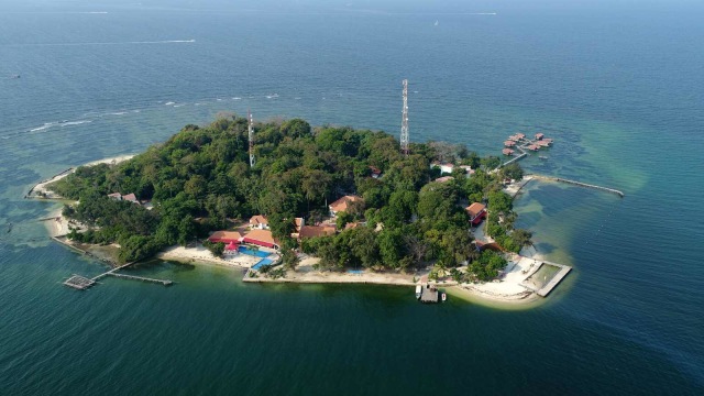 Pulau Bidadari di kepulauan seribu yang terkena dampak tumpahan minyak mentah pertamina. Foto: Irfan Adi Saputra/kumparan