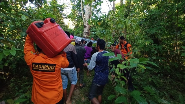   Tim SAR saat akan melakukan pencarian. Foto: Dok Basarnas kendari.