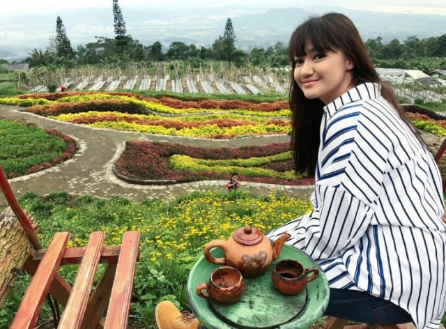 7 Potret Marcella Simon, Pesinetron yang Menginspirasi (251749)