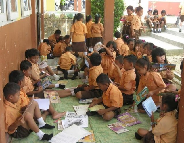 Pelajar SD di SDN 004 Toapaya. (Foto: ist)