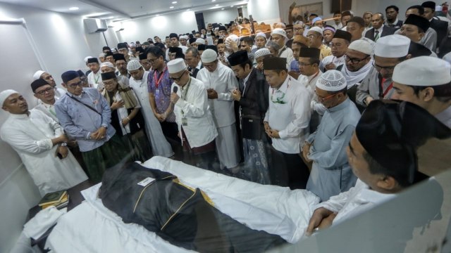 Jenazah Mbah Moen, semayamkan di Daker Mekkah