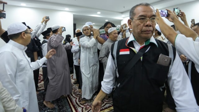 Jenazah Mbah Moen, semayamkan di Daker Mekkah
