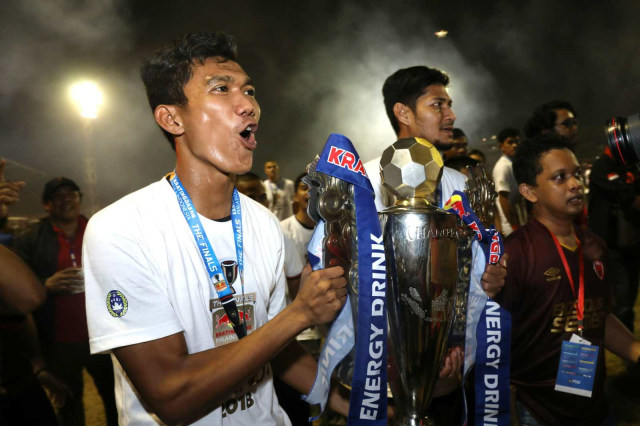 Pemain PSM Makassar merayakan juara Piala Indonesia di Stadion Andi Mattalatta, Selasa (6/8). Foto: Nugroho Sejati/kumparan