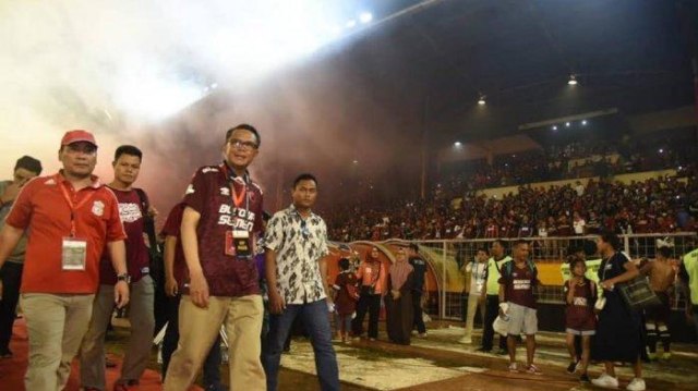 Gubernur Sulsel Nurdin Abdullah saat berada di stadion Andi Mattalatta Mattoangin Makassar, (Int).
