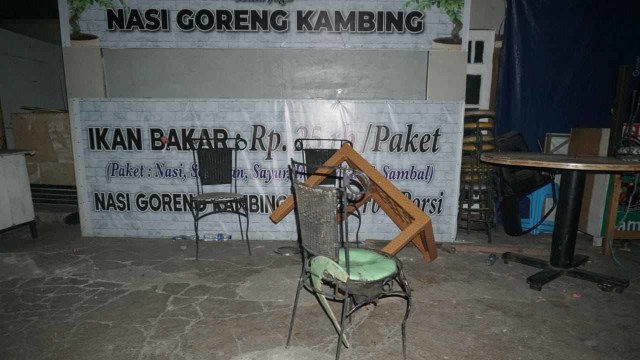Foto: Kondisi Pascarusuh di Komandan Cafe, Tebet (852277)