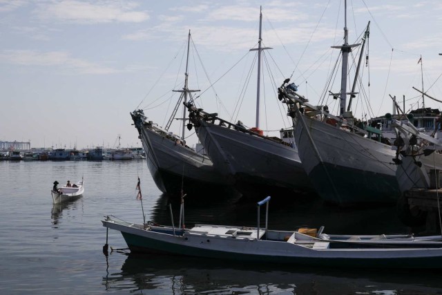 Kapal nelayan bersandar di Pelabuhan Paotere, Makassar. Foto: Nugroho Sejati/kumparan