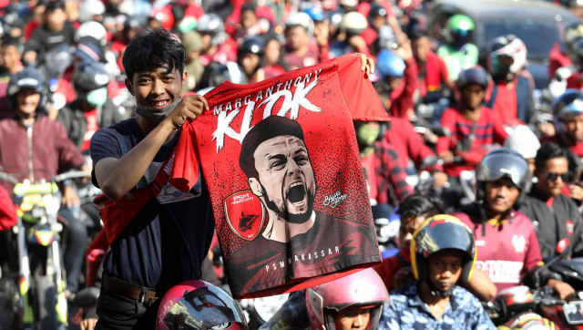 Foto: Ribuan Suporter Hadiri Pawai Kemenangan PSM Makassar (22321)