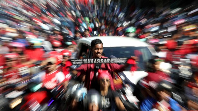 Foto: Ribuan Suporter Hadiri Pawai Kemenangan PSM Makassar (22328)