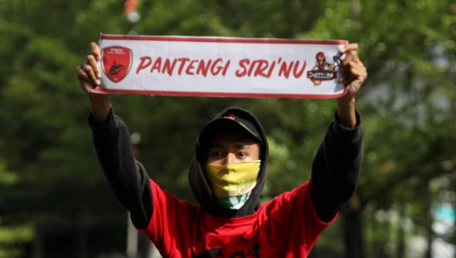 Foto: Ribuan Suporter Hadiri Pawai Kemenangan PSM Makassar (22324)