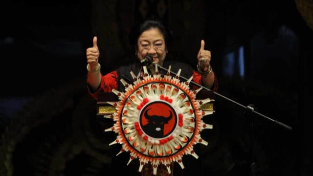 Ketua Umum PDIP Megawati memberikan sambutan pada malam budaya jelang Kongres V PDIP di Bali. Foto: Jamal Ramadhan/kumparan