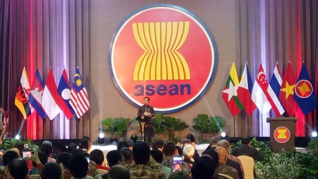 Presiden Joko Widodo memberikan sambutan dalam peresmian gedung baru Asean di Jalan Trunoyo,  Kebayoran Baru, Jakarta Selatan. Foto: Fahrian Saleh/kumparan