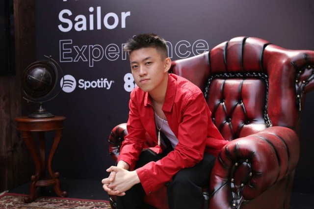 Rich Brian di 'The Sailor Experience' dok. Maverick