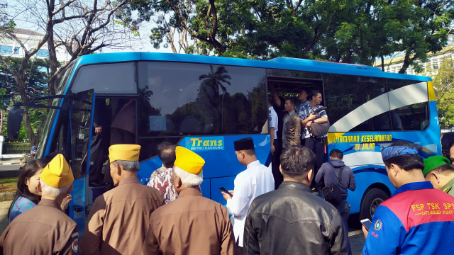 Suasana saat Pemerintah kota Bandung launching tarif khusus dan Tap on Bus. Foto: Rachmadi Rasyad, kumparan