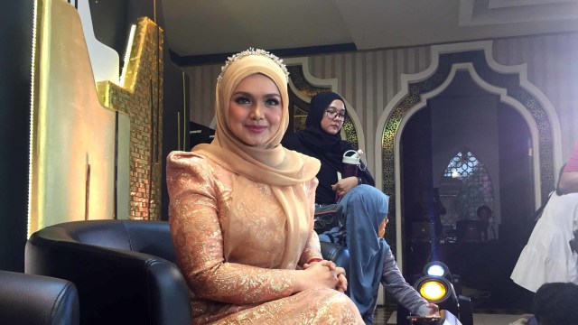Siti Nurhaliza, saat ditemui di acara peluncuran Prodak kecantikan SYMPLISITI, Menteng, Jakarta Pusat, Kamis (8/8). Foto: Alfadillah/kumparan