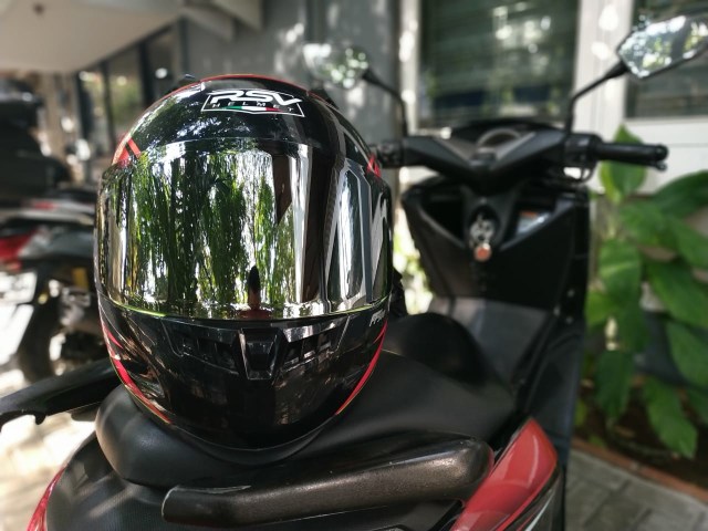 Helm dengan visor hitam Foto: dok. Istimewa