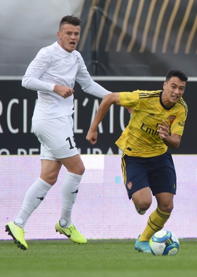 Gabriel Martinelli (kanan), pemain muda Arsenal. Foto: JEAN-FRANCOIS MONIER / AFP