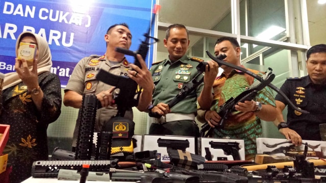 Sejumlah senjata ilegal yang akan dimusnahkan oleh Kantor Pengawasan dan Pelayanan Bea Cukai Pasar Baru, Jakarta. Foto: Resya Firmansyah/kumparan