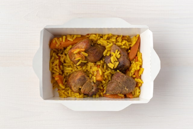 Ilustrasi Nasi Kari dalam Boks Kertas Foto: Shutterstock/Rover stock