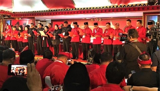 Struktur pengurus DPP PDI Perjuangan periode 2019-2024 hasil Kongres V di Bali membacakan sumpah (foto: istimewa)