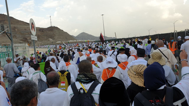 Jemaah haji Indonesia saat bersama Menag di Mina. Foto: Denny Armandhanu/kumparan