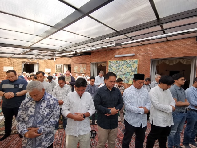Masyarakat Indonesia di Denmark melaksanakan sholat Idul Adha bersama (Dok. KBRI Kopenhagen).