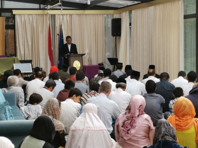 Khutbah oleh Kun Mahardi (Dok. KBRI Kopenhagen).