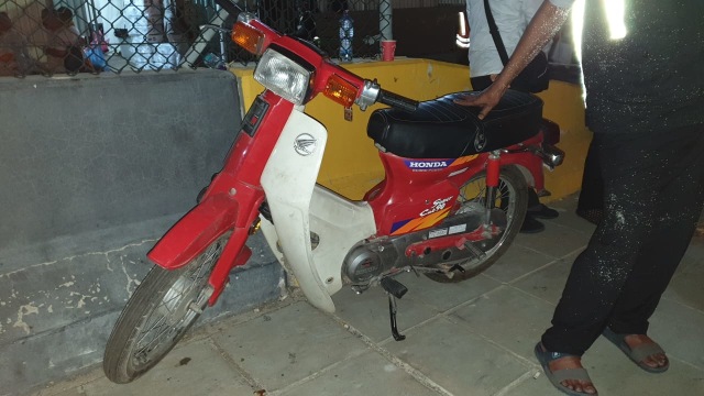 Astuti, Astrea '73, motor pengantar jemaah haji yang tersasar ke maktab di Mina. Foto: Denny Armandhanu/kumparan