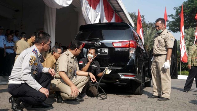 Berita Menarik: Koleksi Mobil Elon Musk; Ganjil Genap Belum Berlaku (65798)