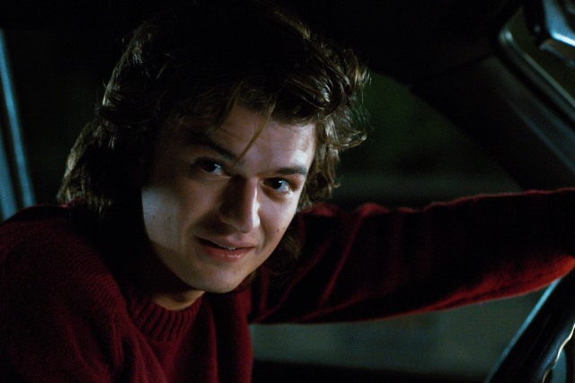 Joe Keery dalam adegan di 'Stranger Things'. Foto: Dok. Netflix