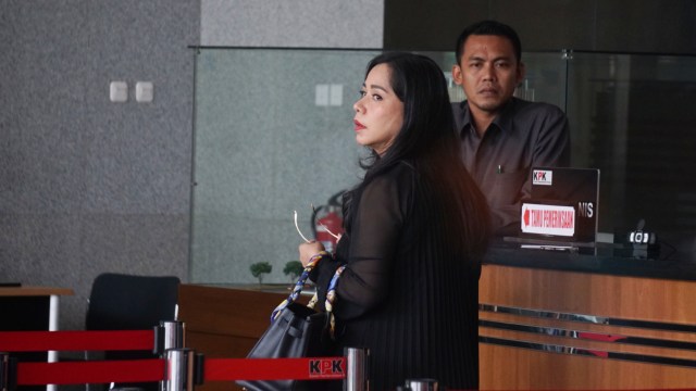 Istiningdiah Sugianto alias Iis Sugianto