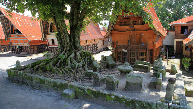 Batu Parsidangan di Huta Siallagan (cover) Foto: Shutter Stock