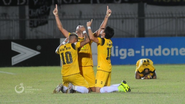 Skuat Barito Putera saat merayakan gol. Foto: Dok. PT LIB