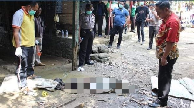 Penemuan mayat dalam karung di Tegal. (Foto: Dok. Polres Tegal)