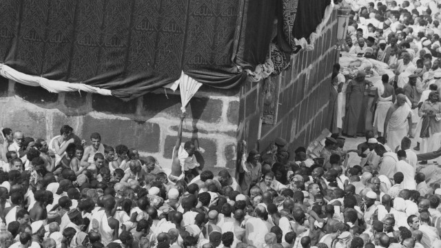 Suasana haji di Kakbah, Mekkah pada 1976. Foto: Getty Images