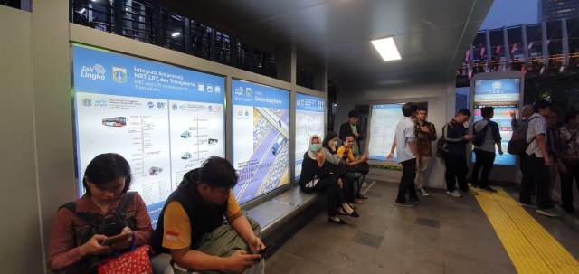 Berkolaborasi lewat Papan Informasi Transportasi Publik Jakarta (1239452)