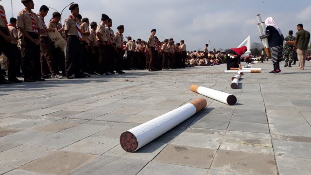 Replika rokok di upacara peringatan Hari Pramuka ke-58 di Kulon Progo, Rabu (14/8/2019). Foto: erl