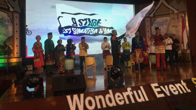 Menteri Pariwisata Arief Yahya meresmikan Calender of Event Sumatera Barat 2019. Foto: Selfy Momongan/kumparan