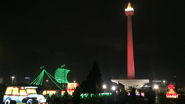 Festival of Light di Monumen Nasional, Jakarta. Foto: Selfy Sandra Momongan/kumparan