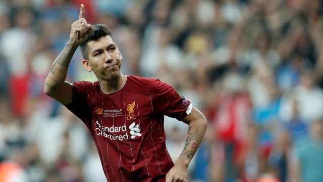 'Si Senor, give the ball to Bobby and he'll score'. Foto: Reuters/Murad Sezer