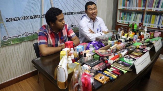 Pemilik Toko Kosmetik Dan Obat Ilegal Kabur Saat Dirazia Bpom