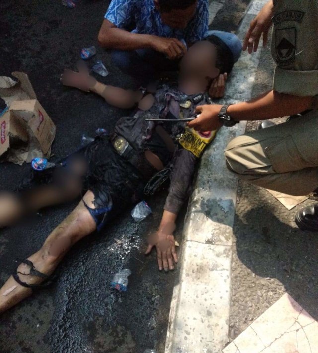 Ipda Erwin, Polisi yang Terbakar saat Kawal Demo di Cianjur Meninggal (286676)