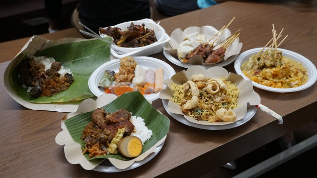 Makanan di festival kuliner Kampoeng Legenda Foto: Safira Maharani/ kumparan