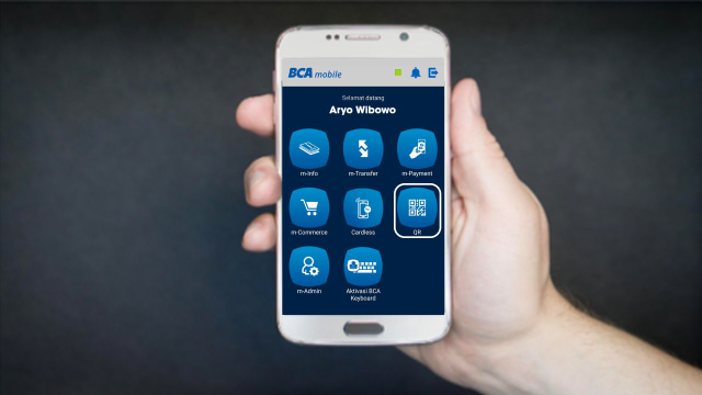 com-Tampilan BCA mobile dengan fitur QR (highlight). Foto: Naufal Ridho/kumparan.